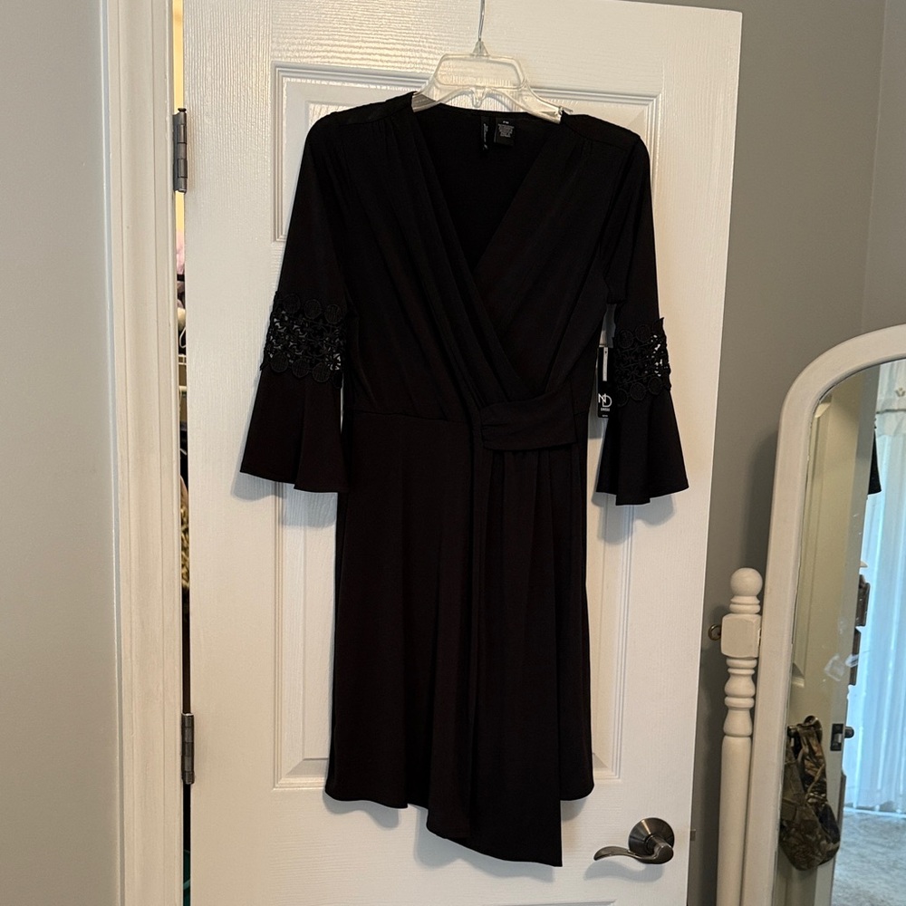 New Directions Black Long Sleeve Dress